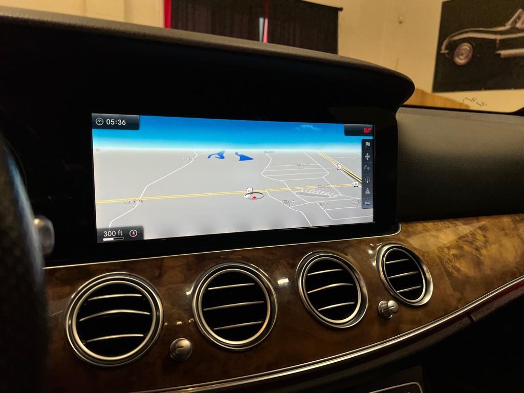 2017 Mercedes-Benz E-Class Image 25