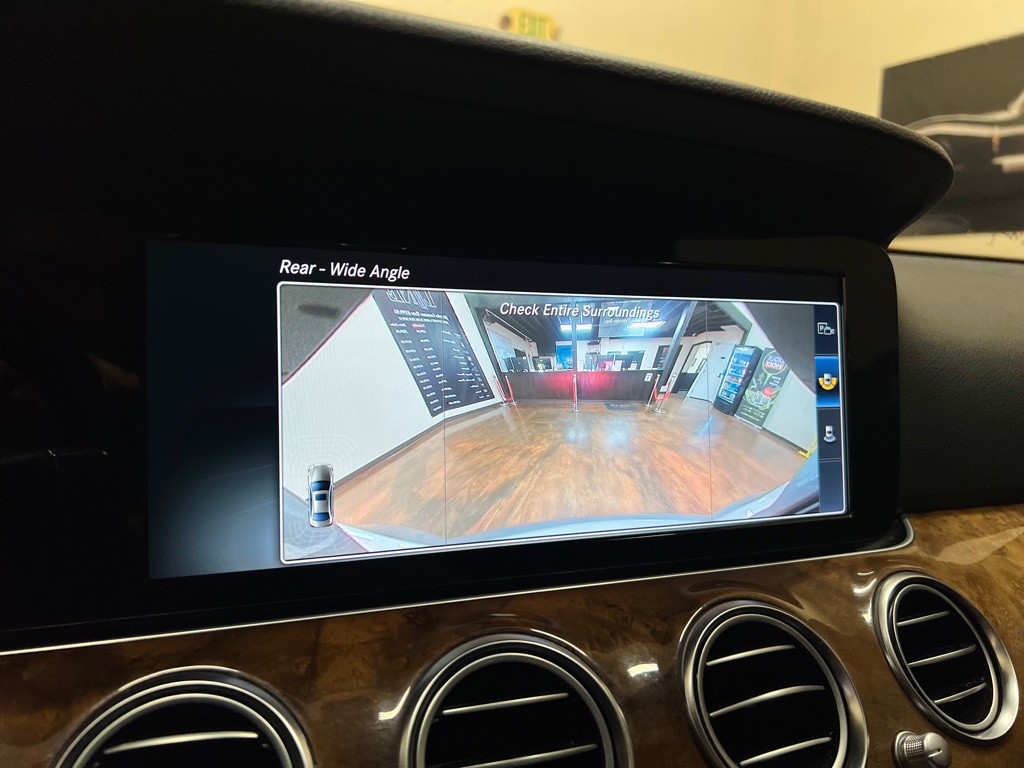 2017 Mercedes-Benz E-Class Image 27