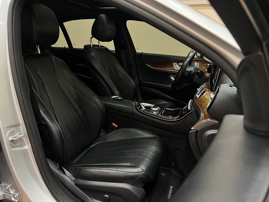 2017 Mercedes-Benz E-Class Image 38