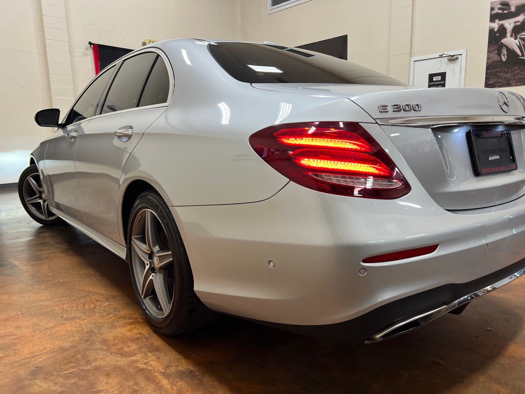 2017 Mercedes-Benz E-Class Image 40