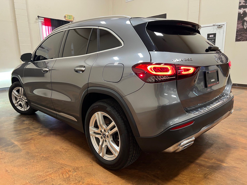 2021 Mercedes-Benz GLA-Class Image 2