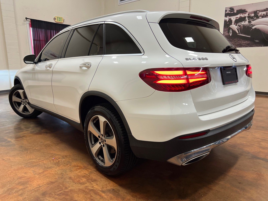 2017 Mercedes-Benz GLC-Class Image 2