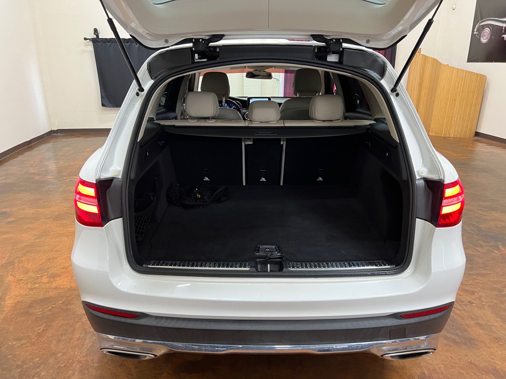 2017 Mercedes-Benz GLC-Class Image 15