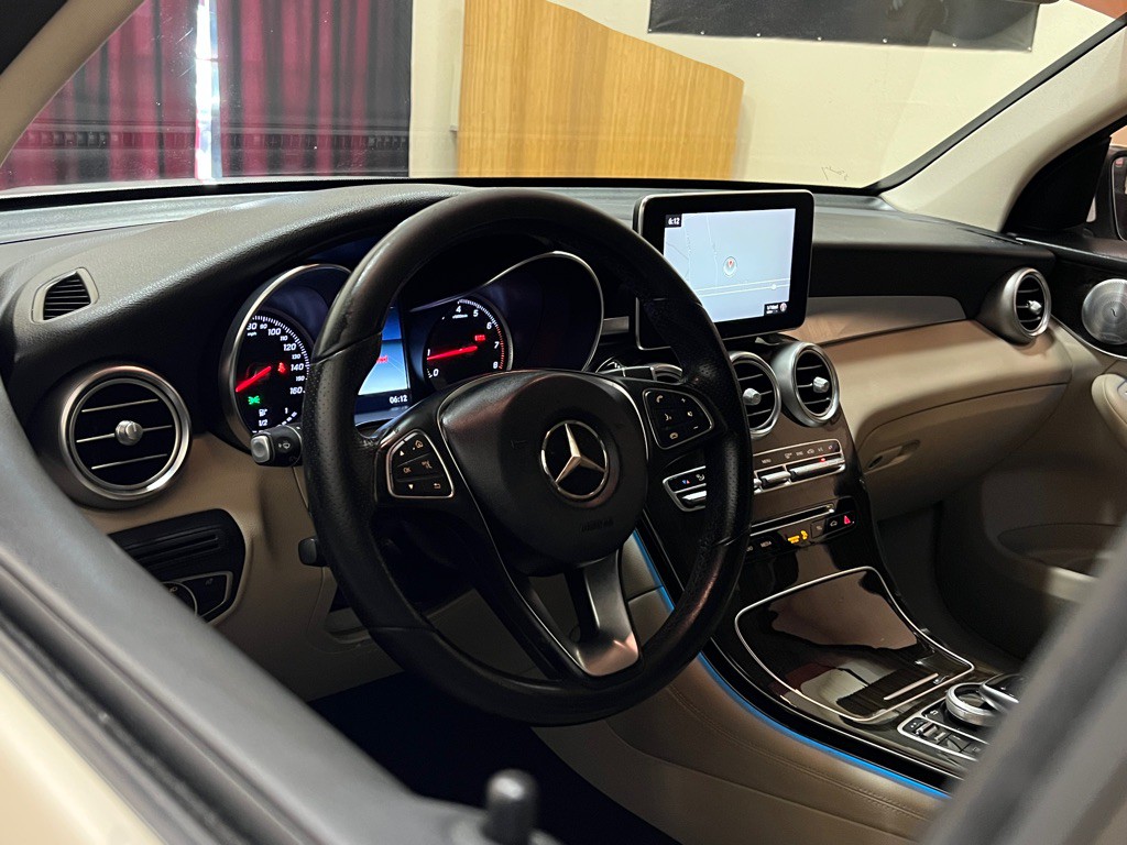 2017 Mercedes-Benz GLC-Class Image 18