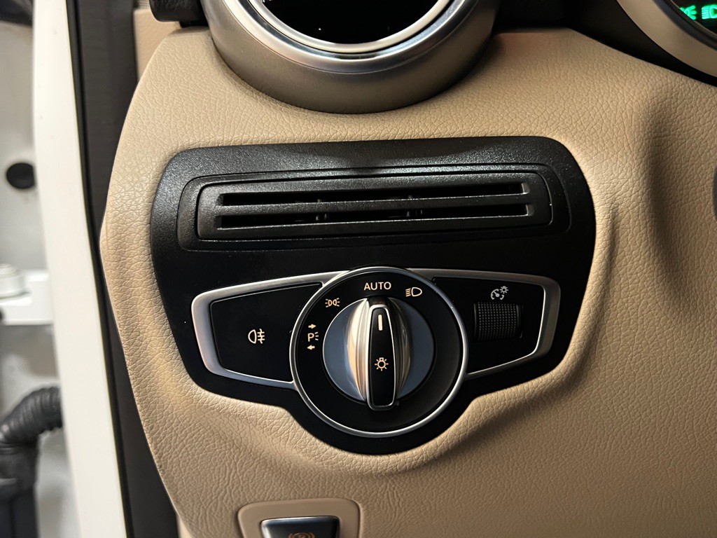 2017 Mercedes-Benz GLC-Class Image 22