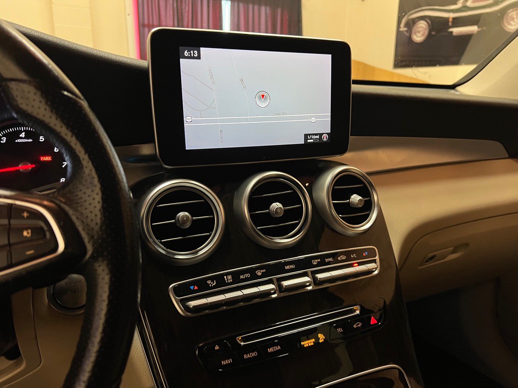 2017 Mercedes-Benz GLC-Class Image 25