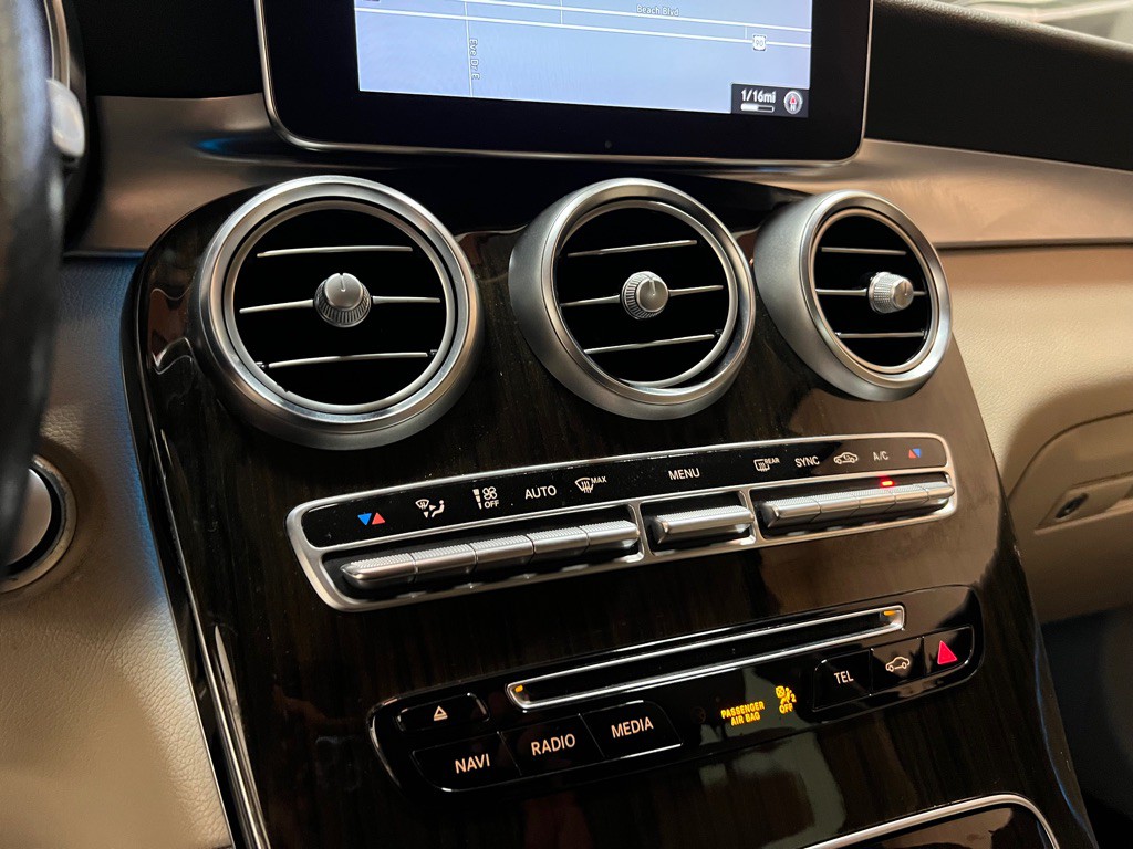 2017 Mercedes-Benz GLC-Class Image 29