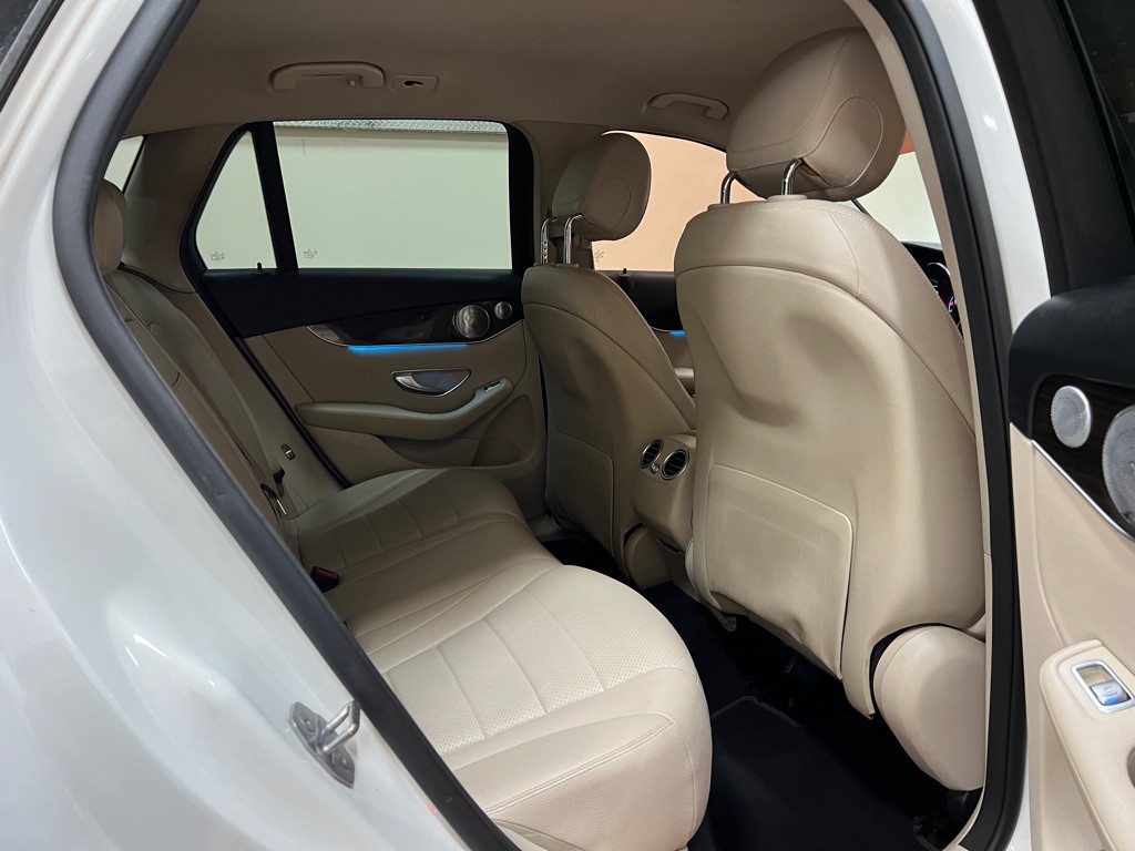 2017 Mercedes-Benz GLC-Class Image 36