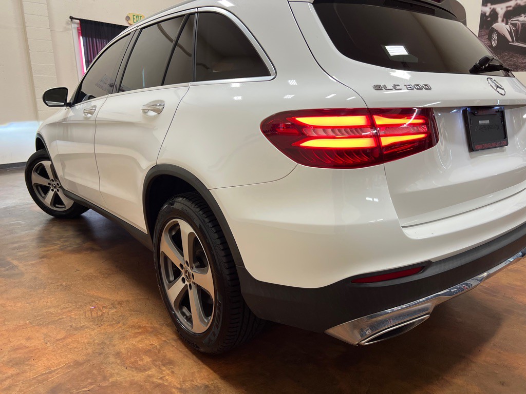 2017 Mercedes-Benz GLC-Class Image 40