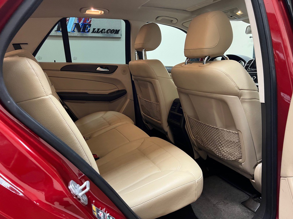 2016 Mercedes-Benz GLE-Class Image 33