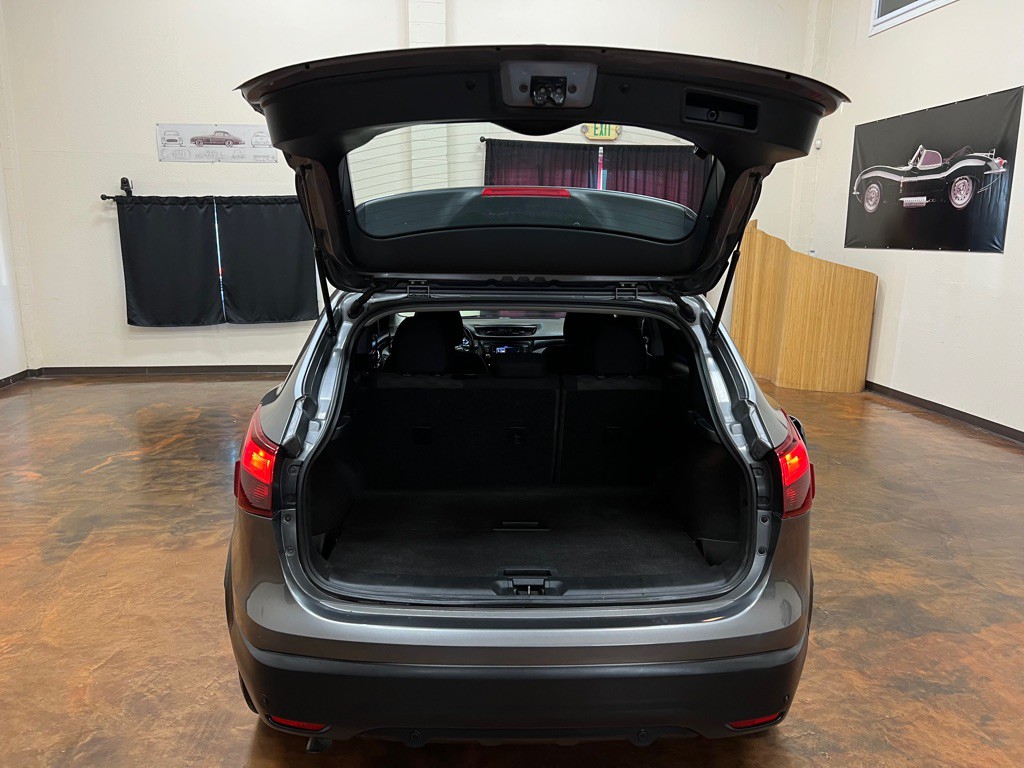 2019 Nissan Rogue Image 14