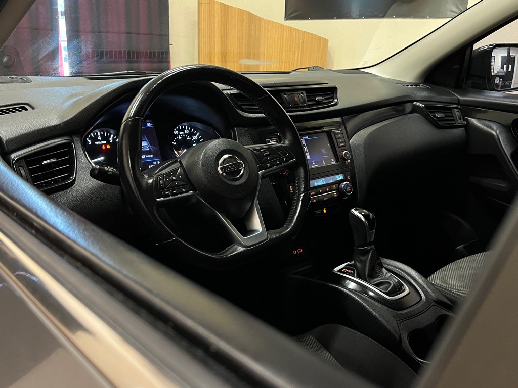 2019 Nissan Rogue Image 17