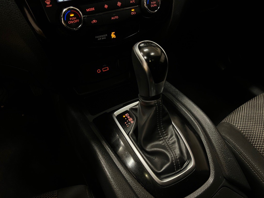 2019 Nissan Rogue Image 24