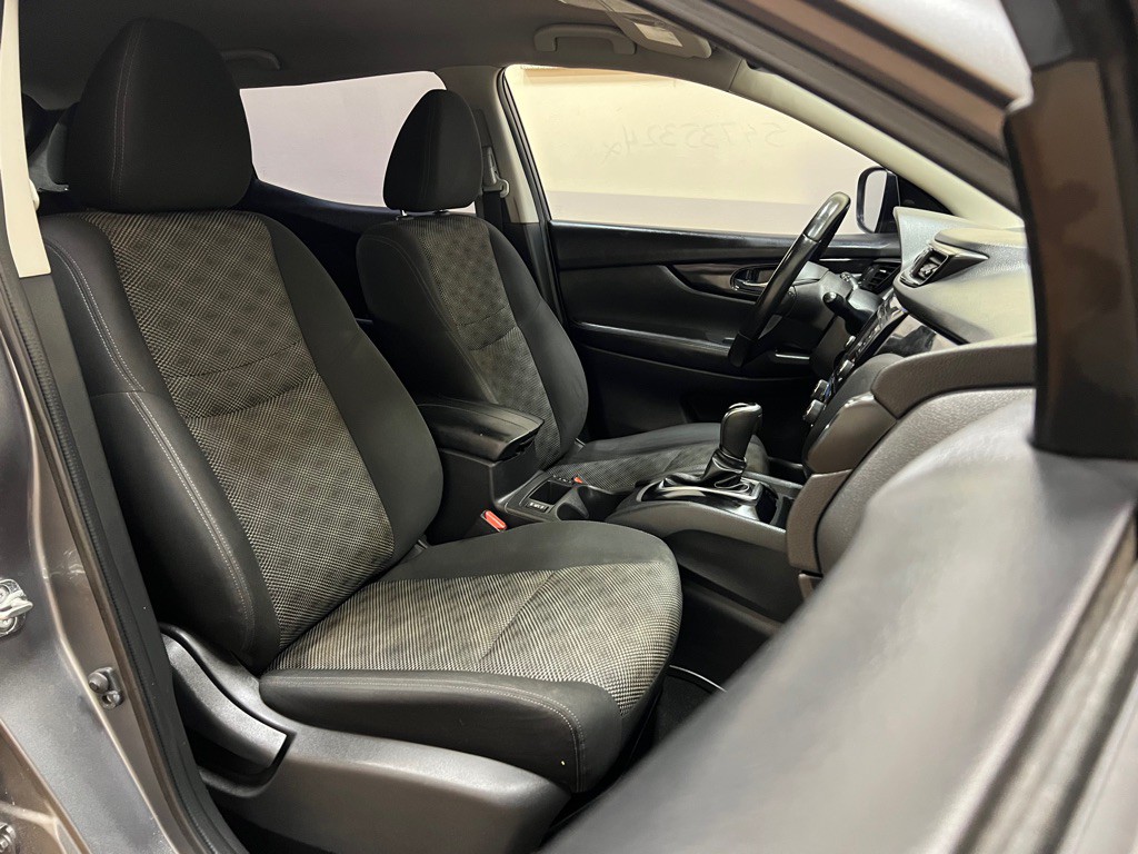 2019 Nissan Rogue Image 35