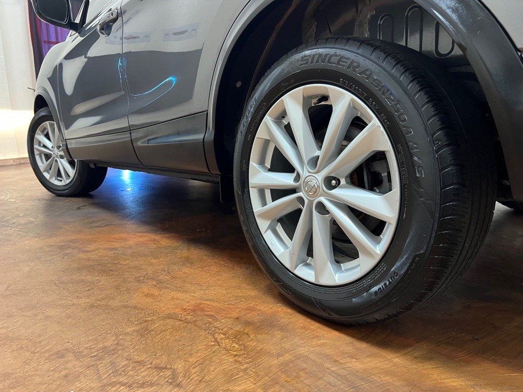 2019 Nissan Rogue Image 40
