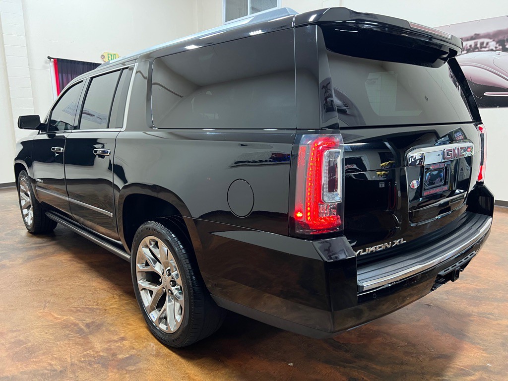 2020 GMC Yukon Image 7