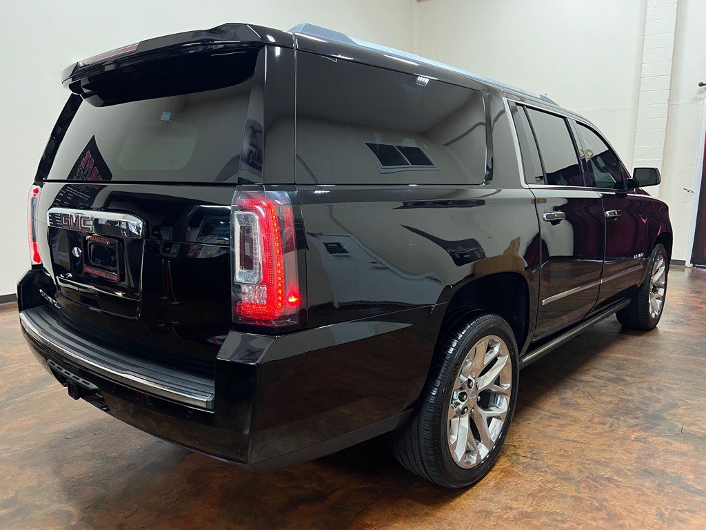 2020 GMC Yukon Image 9