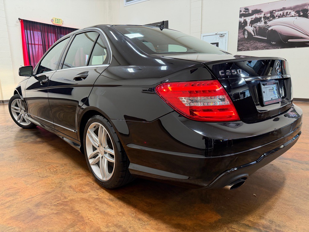 2014 Mercedes-Benz C-Class Image 2