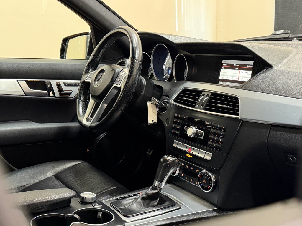 2014 Mercedes-Benz C-Class Image 17