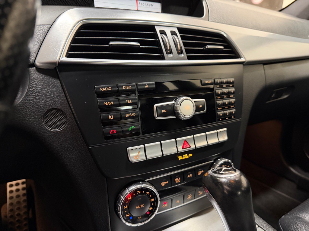 2014 Mercedes-Benz C-Class Image 23