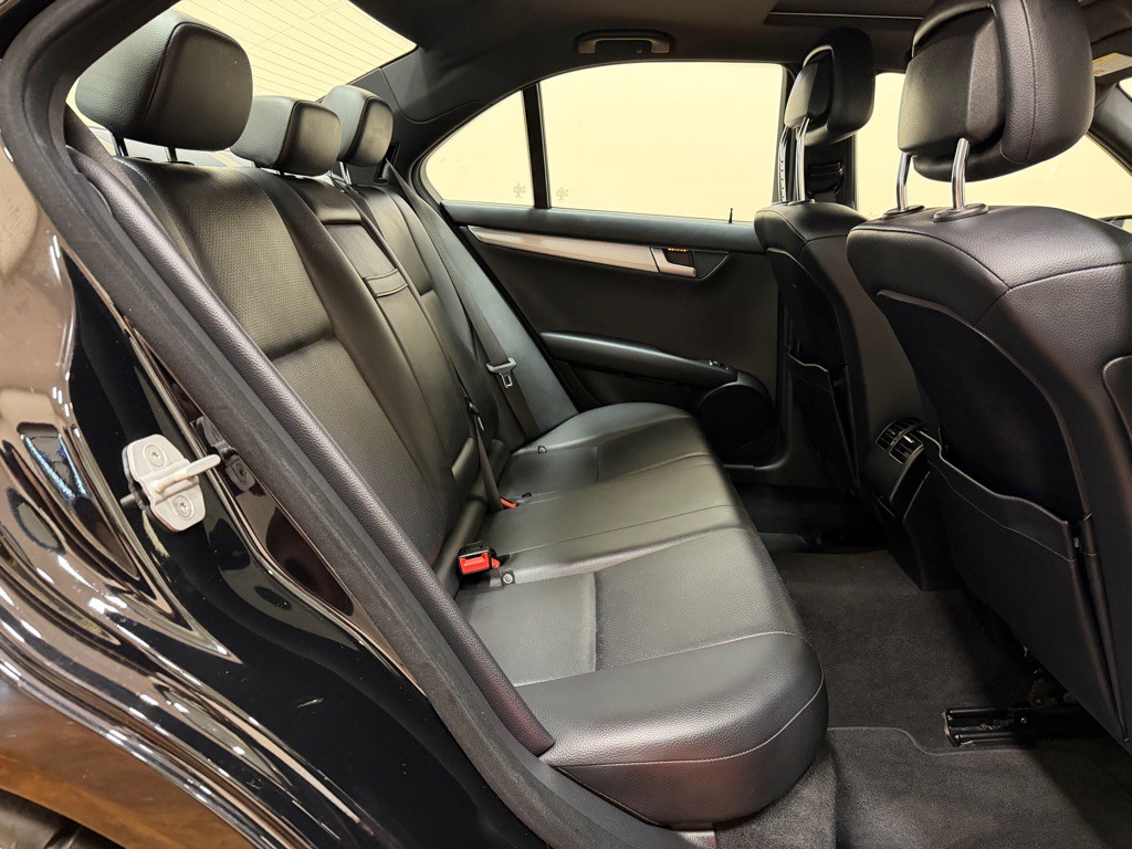 2014 Mercedes-Benz C-Class Image 30