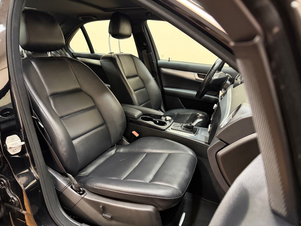 2014 Mercedes-Benz C-Class Image 32