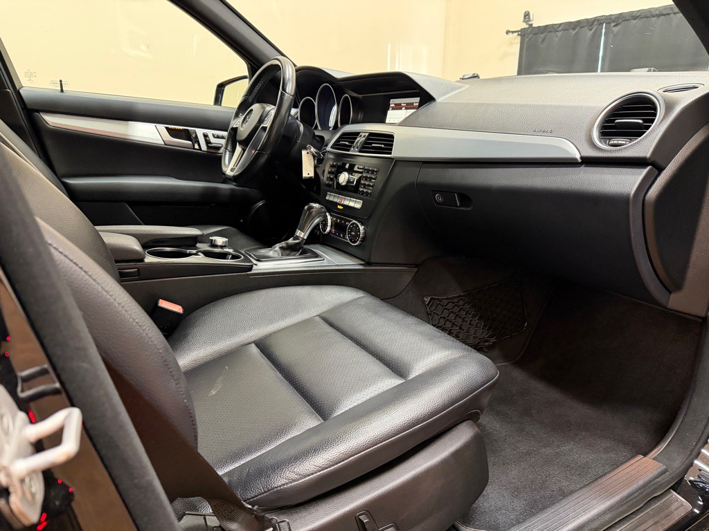 2014 Mercedes-Benz C-Class Image 33