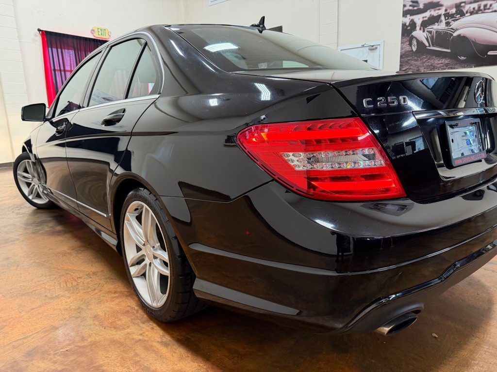 2014 Mercedes-Benz C-Class Image 35
