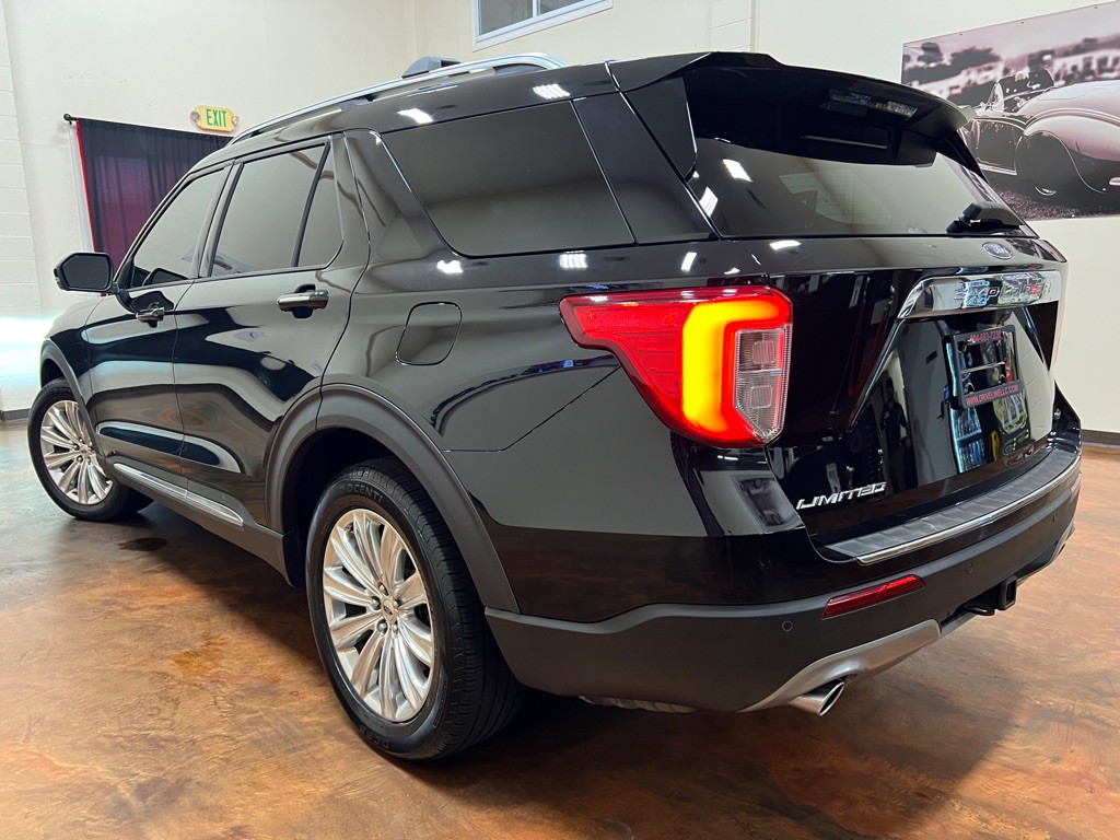2020 Ford Explorer Image 2