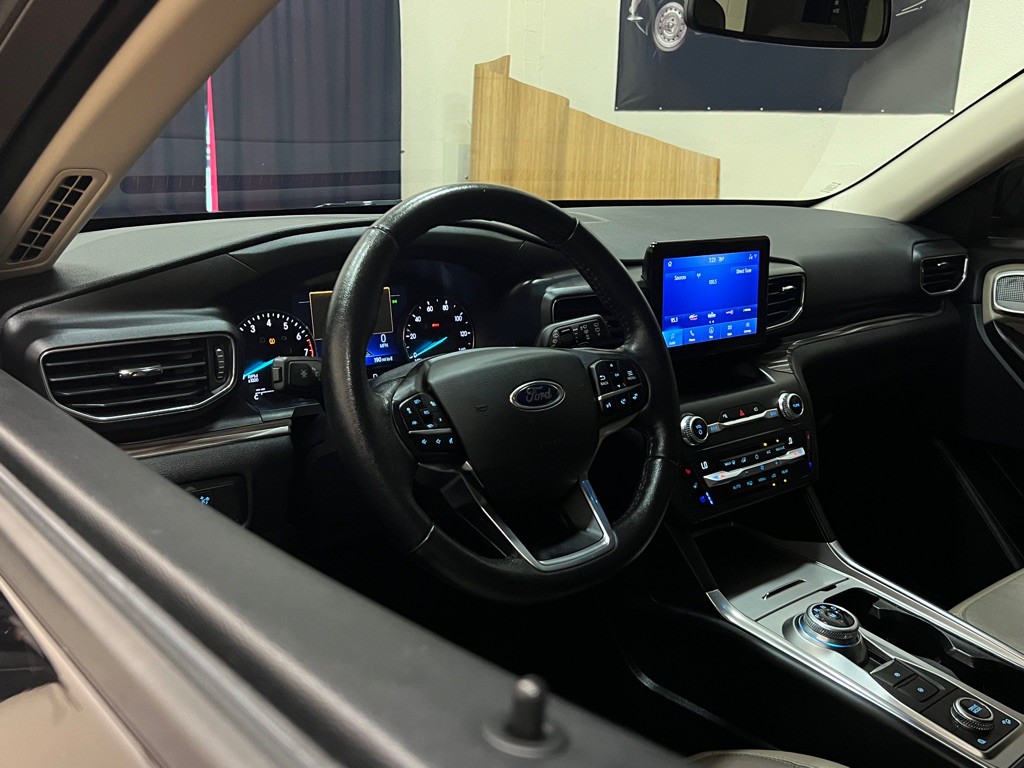 2020 Ford Explorer Image 13