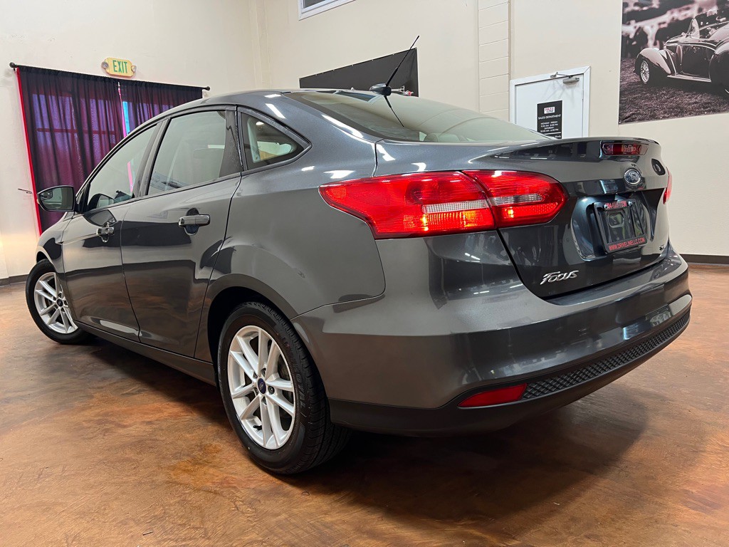 2017 Ford Focus Image 2
