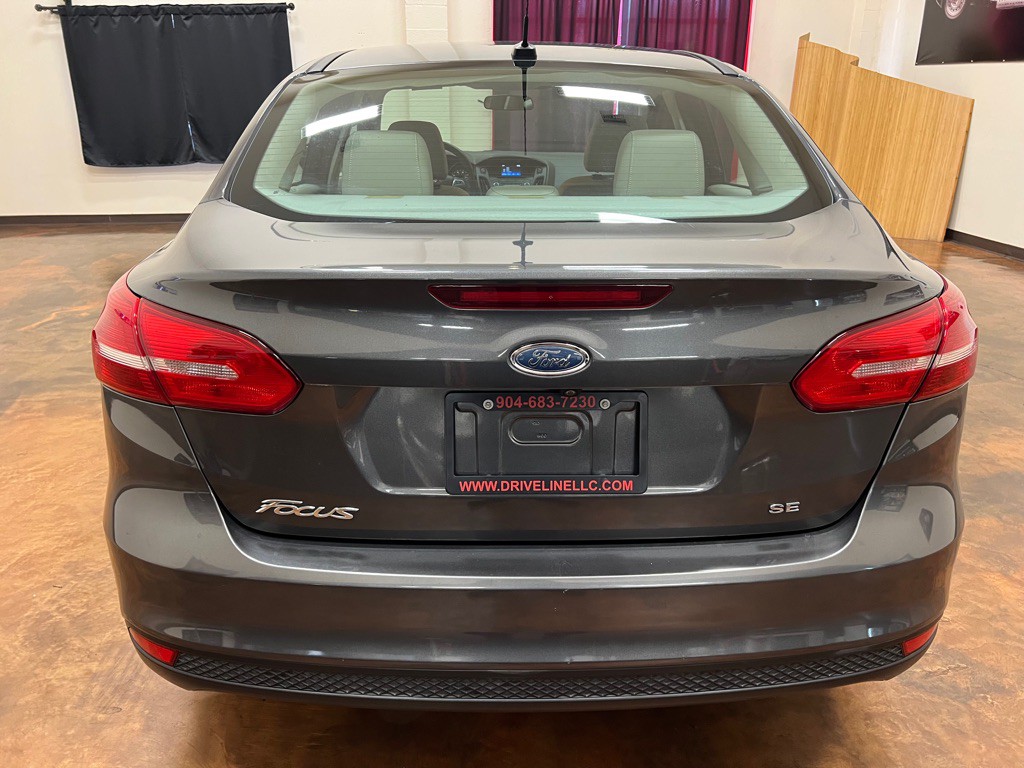 2017 Ford Focus Image 8