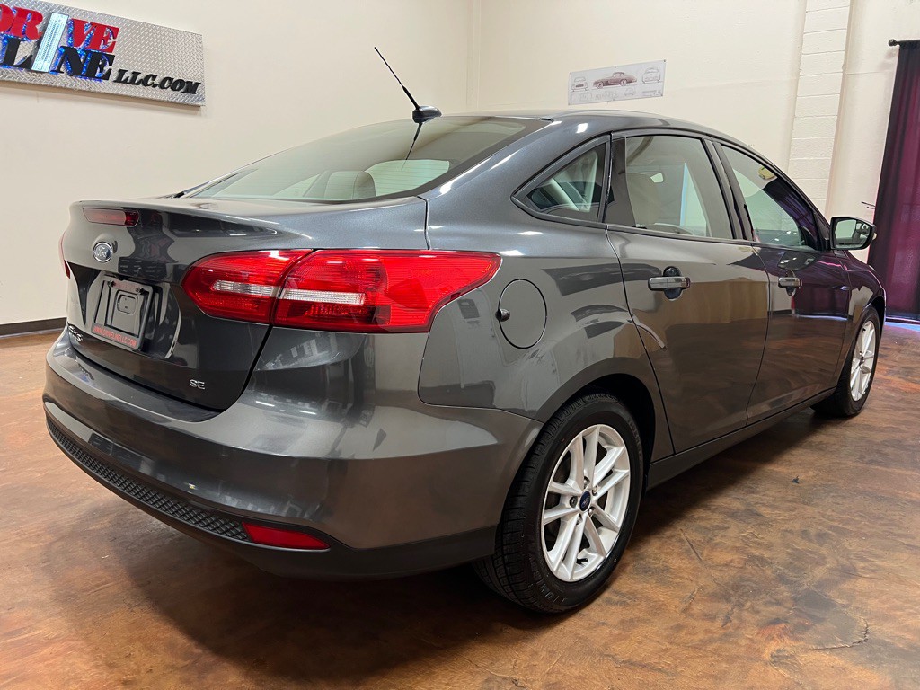 2017 Ford Focus Image 9