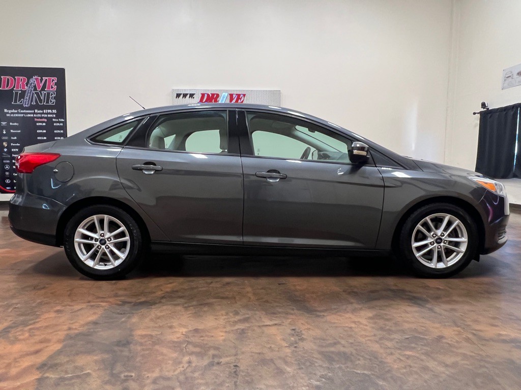 2017 Ford Focus Image 10