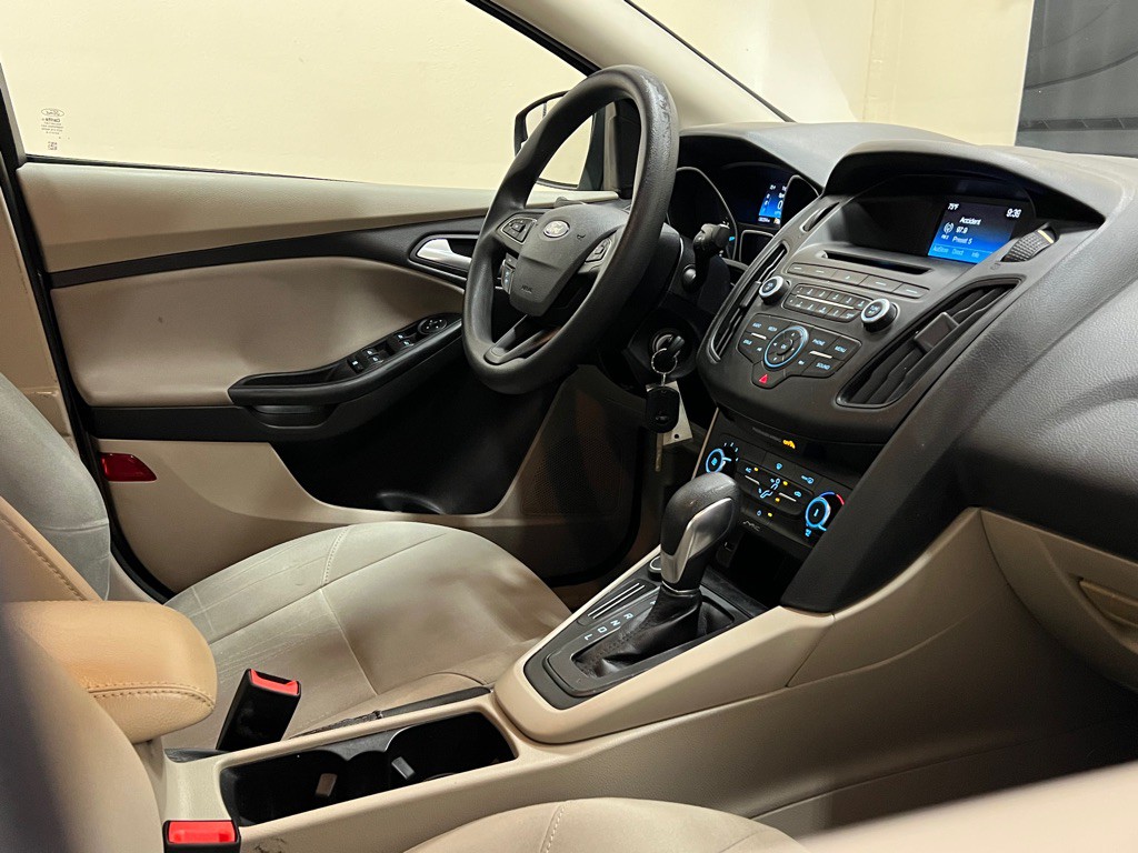2017 Ford Focus Image 15