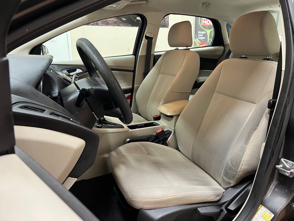 2017 Ford Focus Image 17