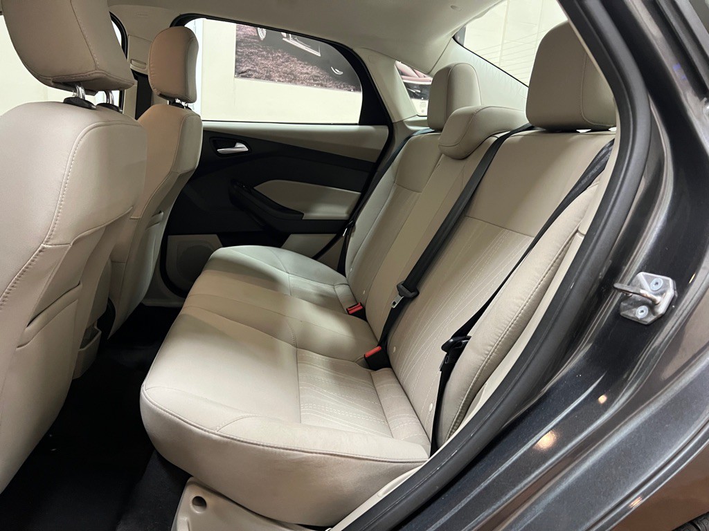 2017 Ford Focus Image 19