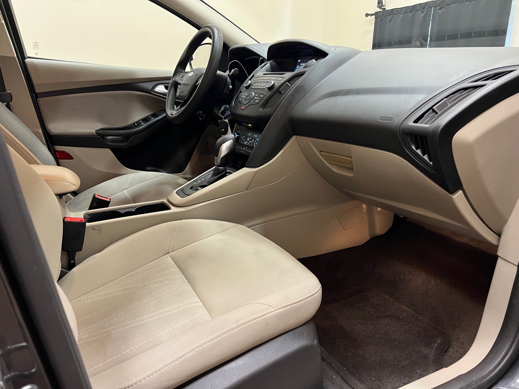 2017 Ford Focus Image 23