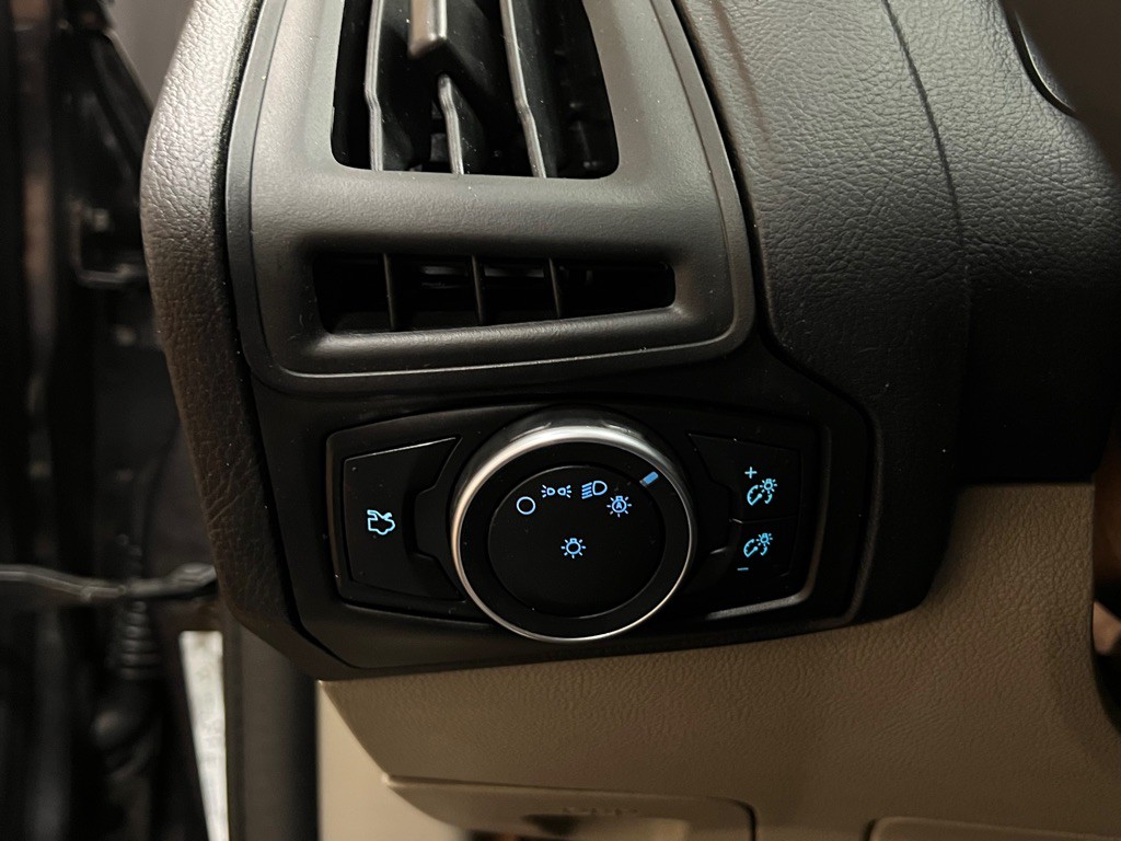 2017 Ford Focus Image 25