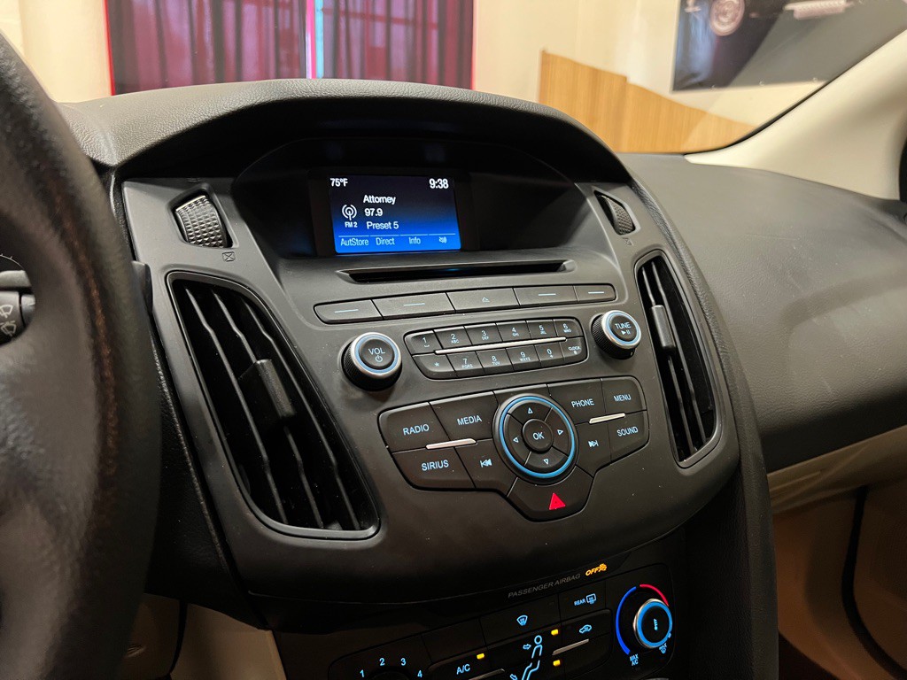 2017 Ford Focus Image 27