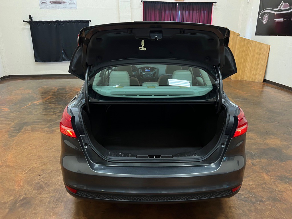 2017 Ford Focus Image 31