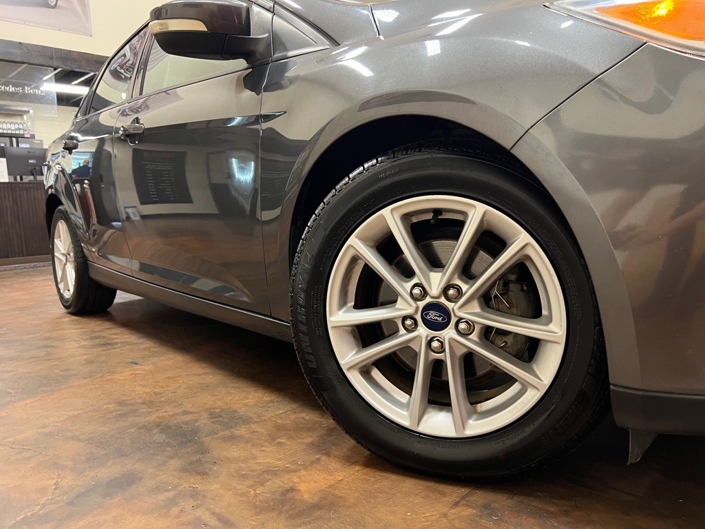 2017 Ford Focus Image 34