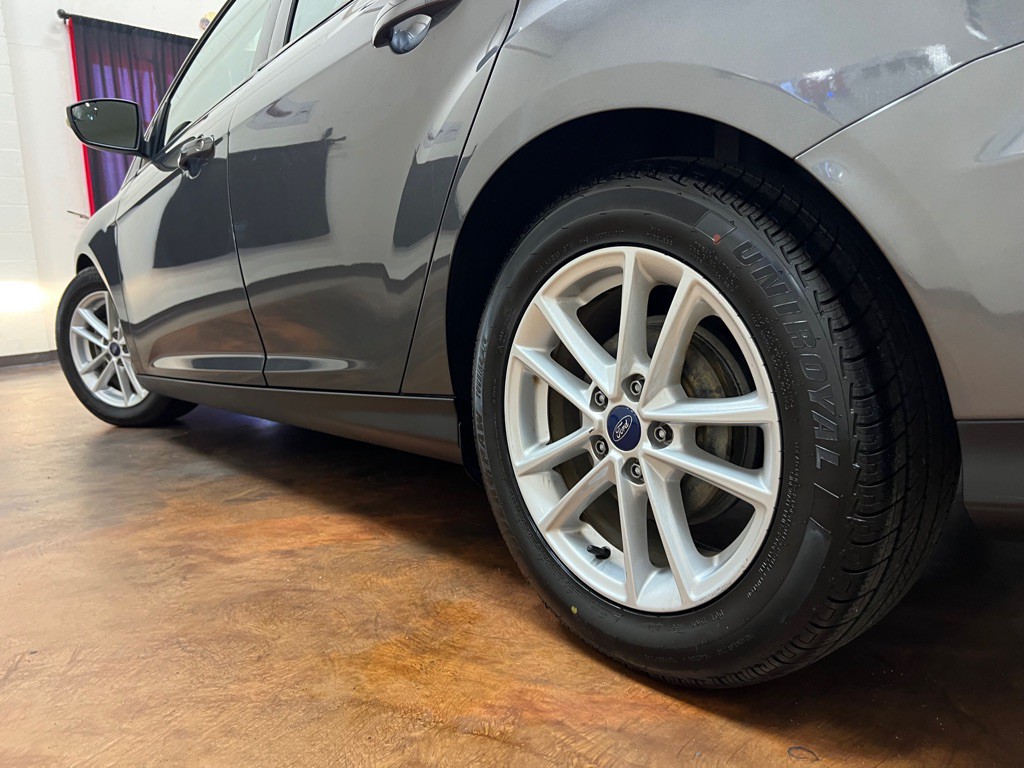 2017 Ford Focus Image 35