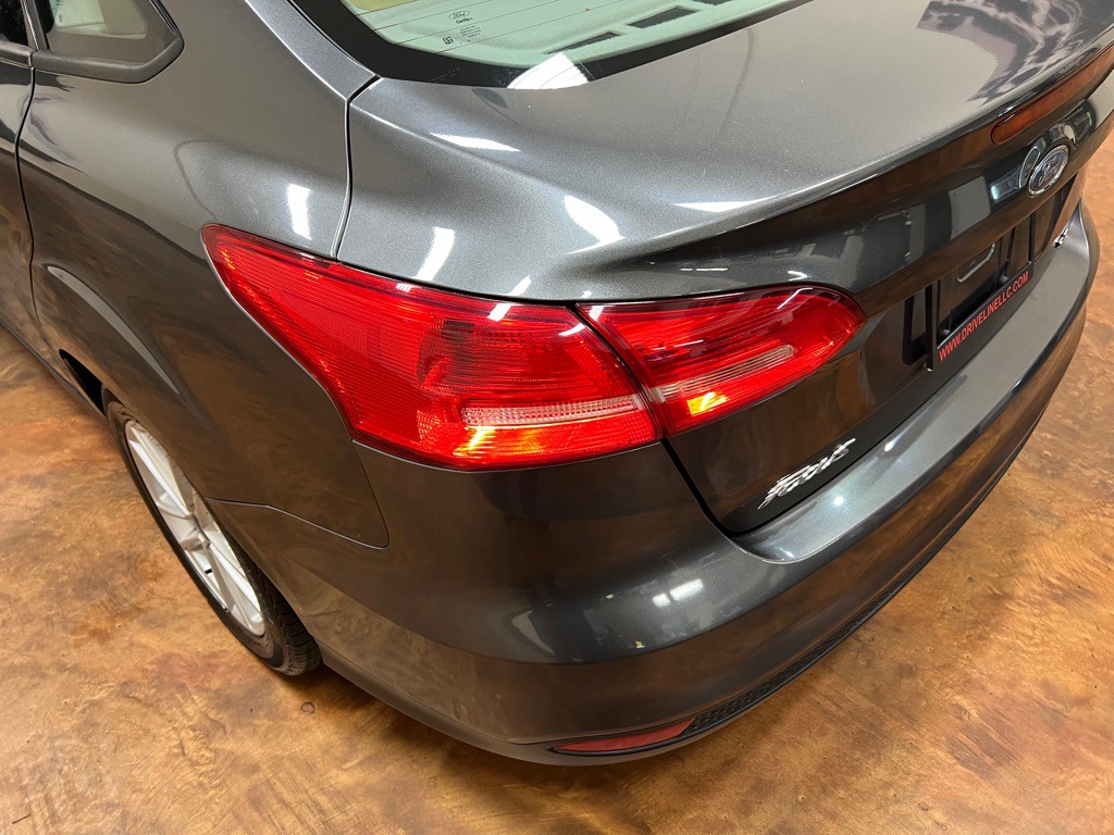 2017 Ford Focus Image 37