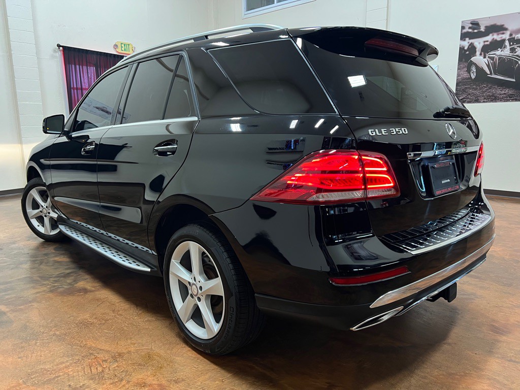 2016 Mercedes-Benz GLE-Class Image 2