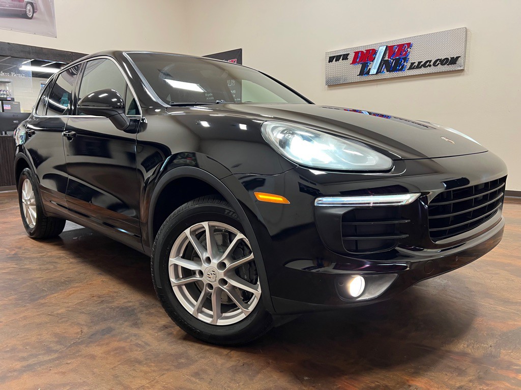 2016 Porsche Cayenne Image 1
