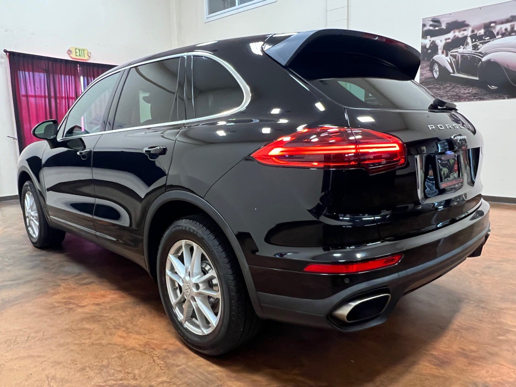 2016 Porsche Cayenne Image 7