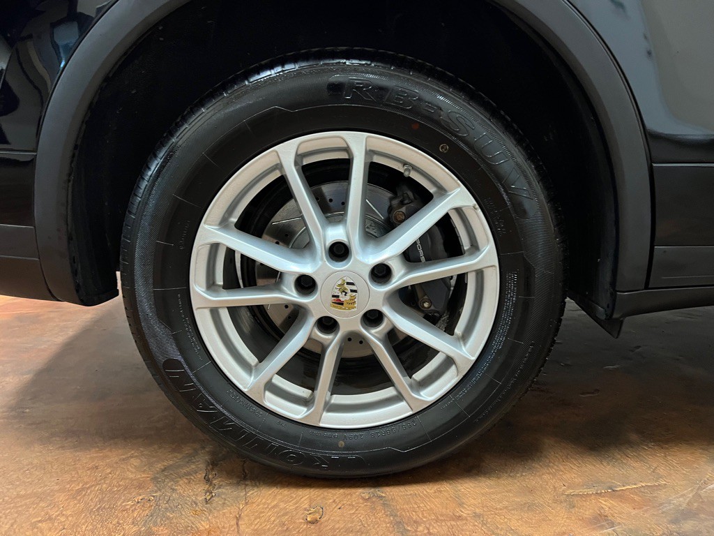 2016 Porsche Cayenne Image 12