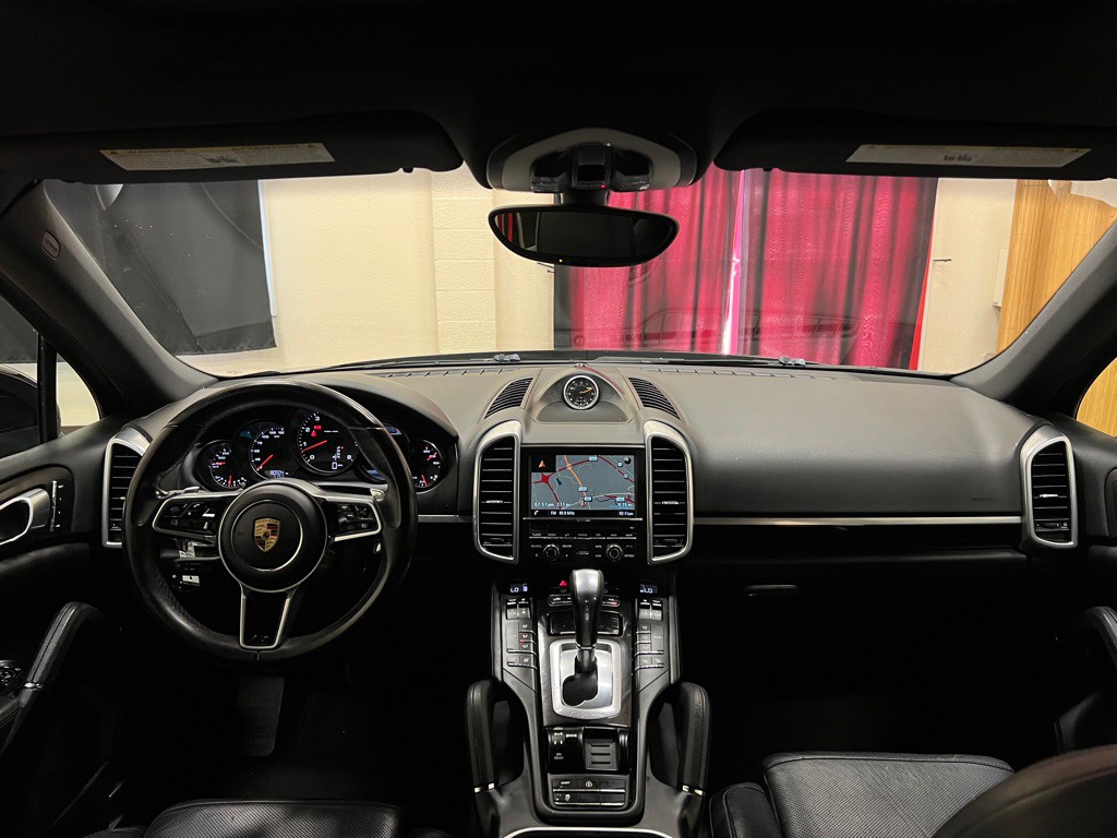 2016 Porsche Cayenne Image 14