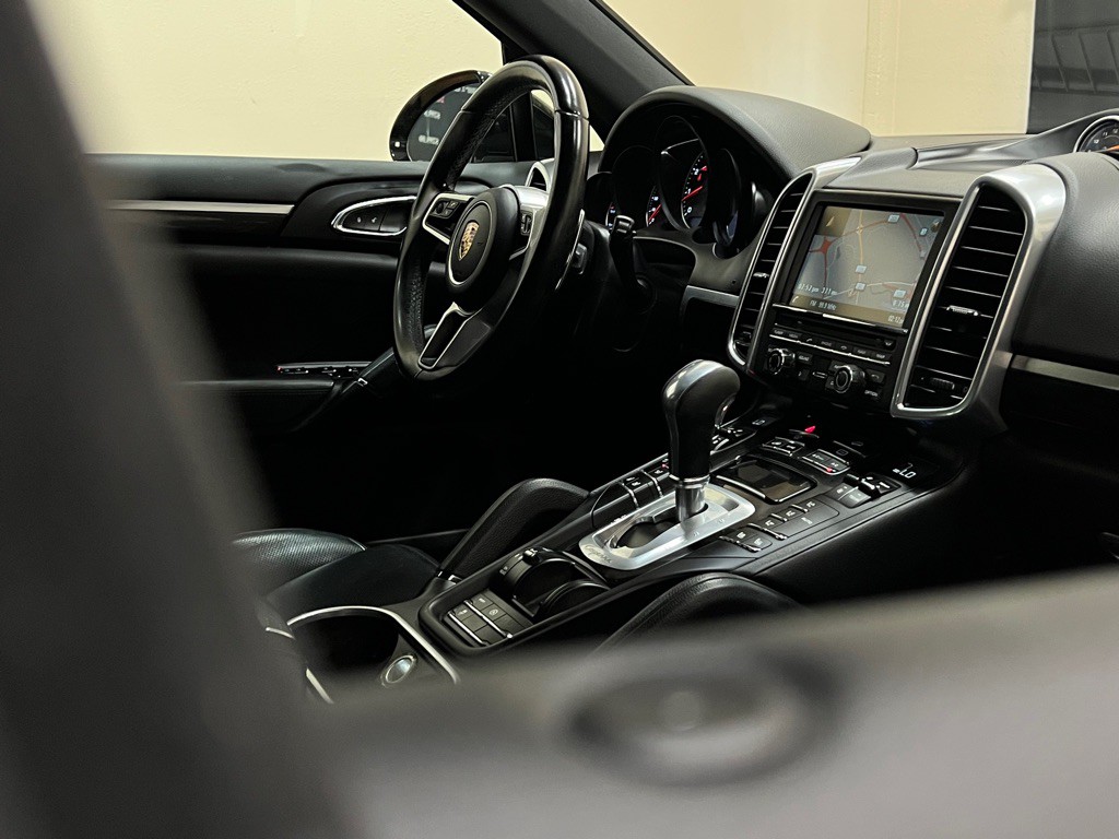 2016 Porsche Cayenne Image 15
